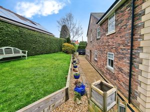 Photo 17- click for photo gallery